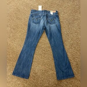 Levi’s Flare leg